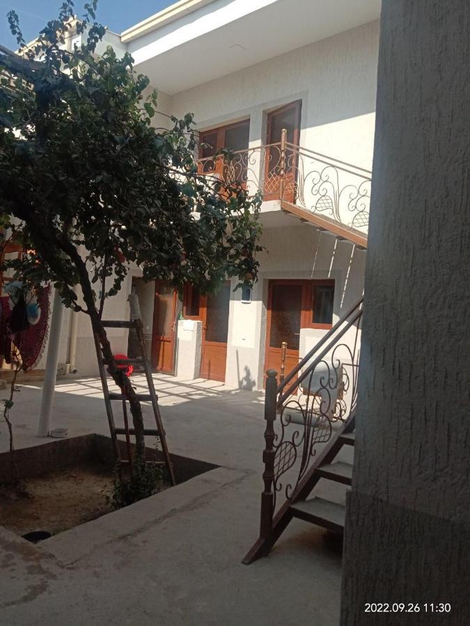 In Center Of Bukhara Family Guest House Mirg'Iyos מראה חיצוני תמונה